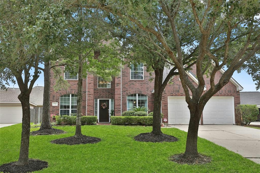 17323 HOLSBERRY CT, TOMBALL, TX 77377, photo 1 of 50