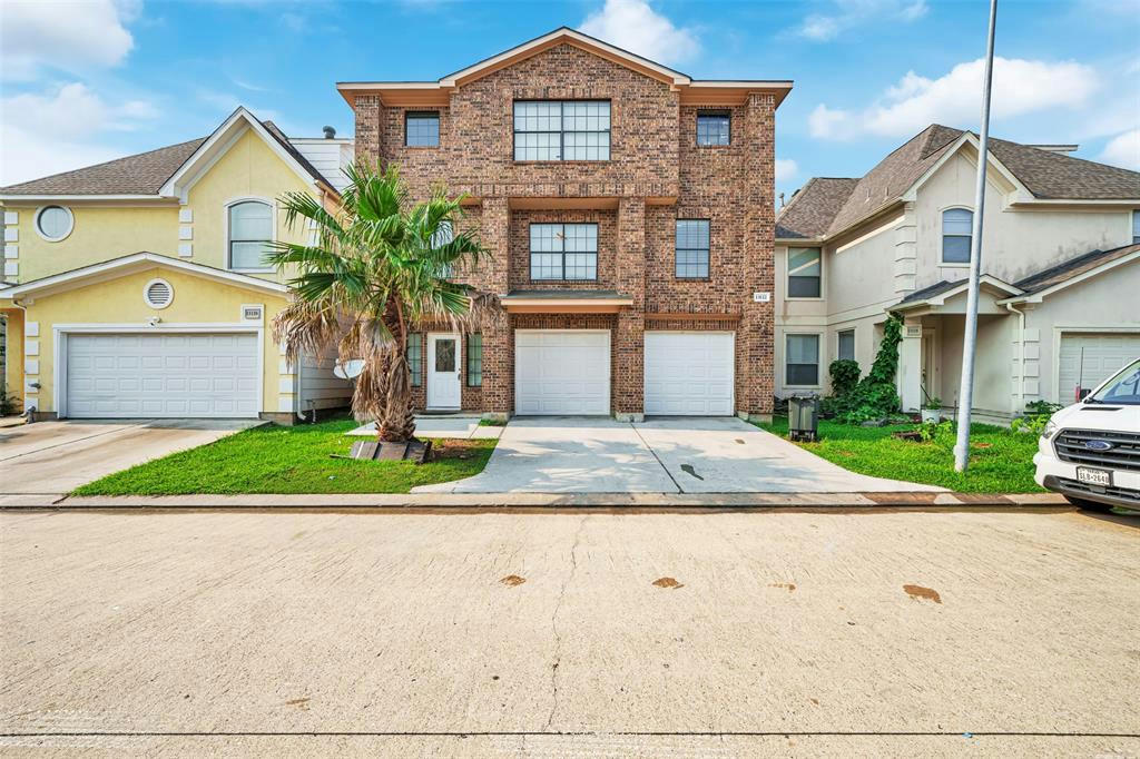 13122 S BELLAIRE ESTATES DR, HOUSTON, TX 77072 Single Family Residence