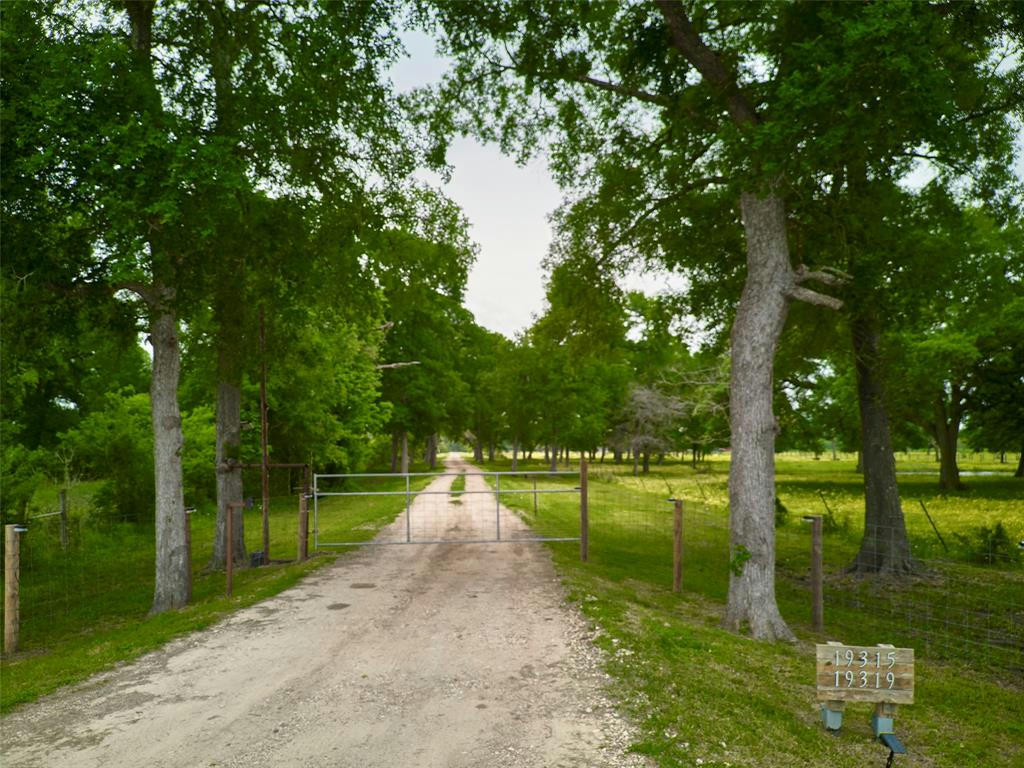 19319 FM 442 RD, NEEDVILLE, TX 77461, photo 1 of 50