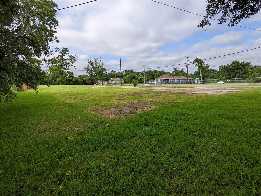 3095 PINE ST, BEAUMONT, TX 77703, photo 1 of 13
