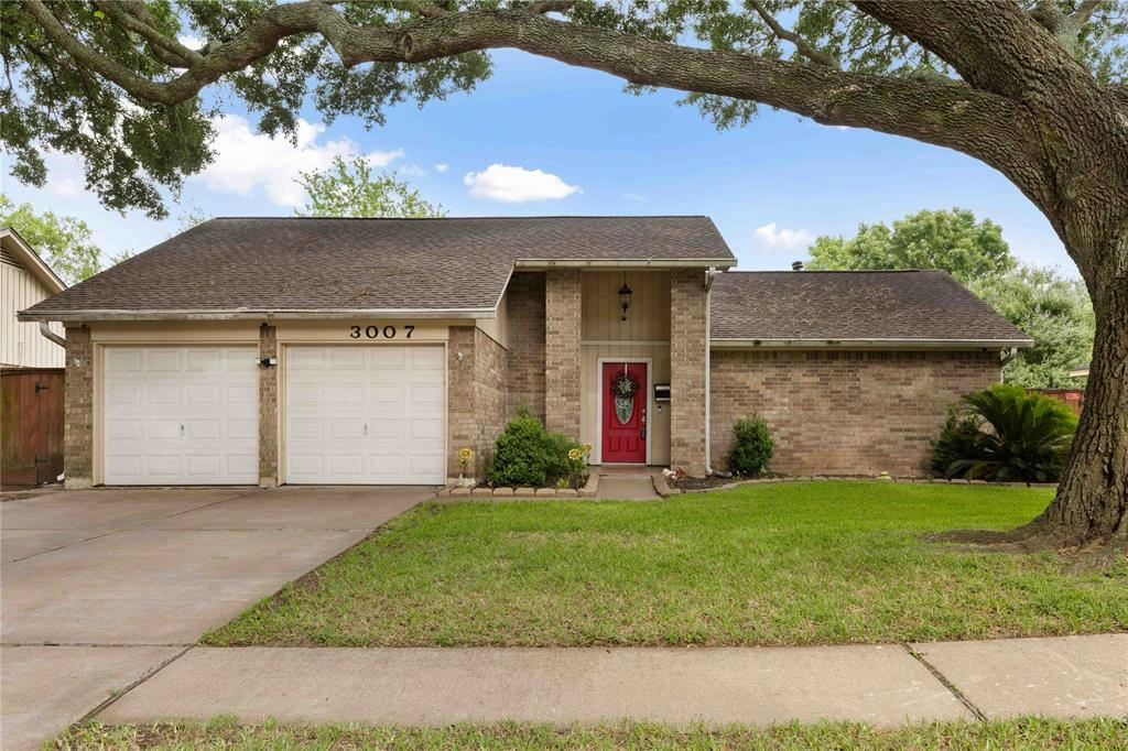 3007 CHESTER DR, PEARLAND, TX 77584, photo 1 of 18
