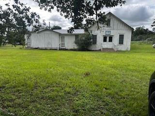 6942 SHUNKA RD, NEW ULM, TX 78950 - Image 1