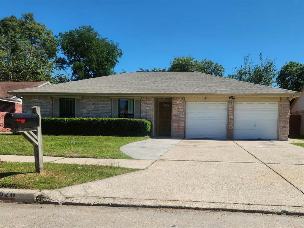11826 GUADALUPE RIVER DR, HOUSTON, TX 77067, photo 1 of 18