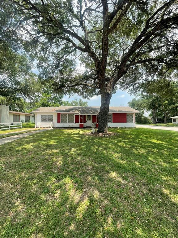 1016 HANOVER ST, EDNA, TX 77957, photo 1 of 27